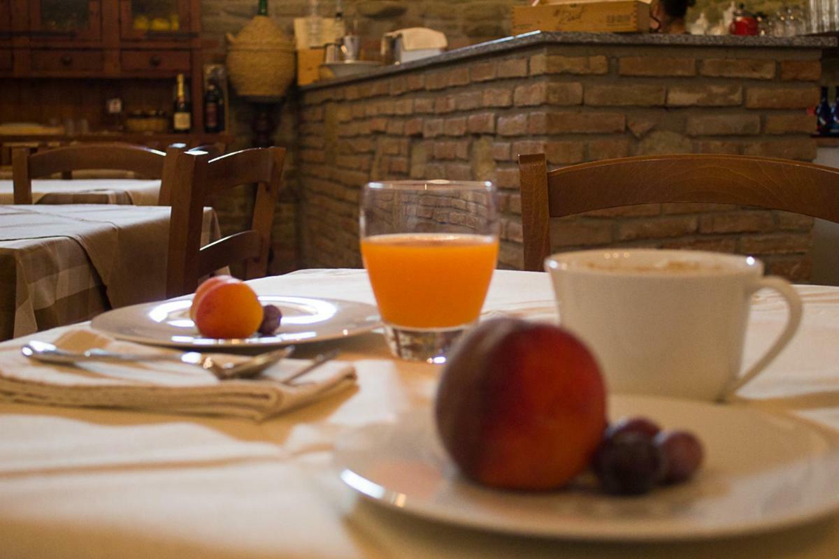 Agriturismo La Ca Veja Monforte dʼAlba المظهر الخارجي الصورة