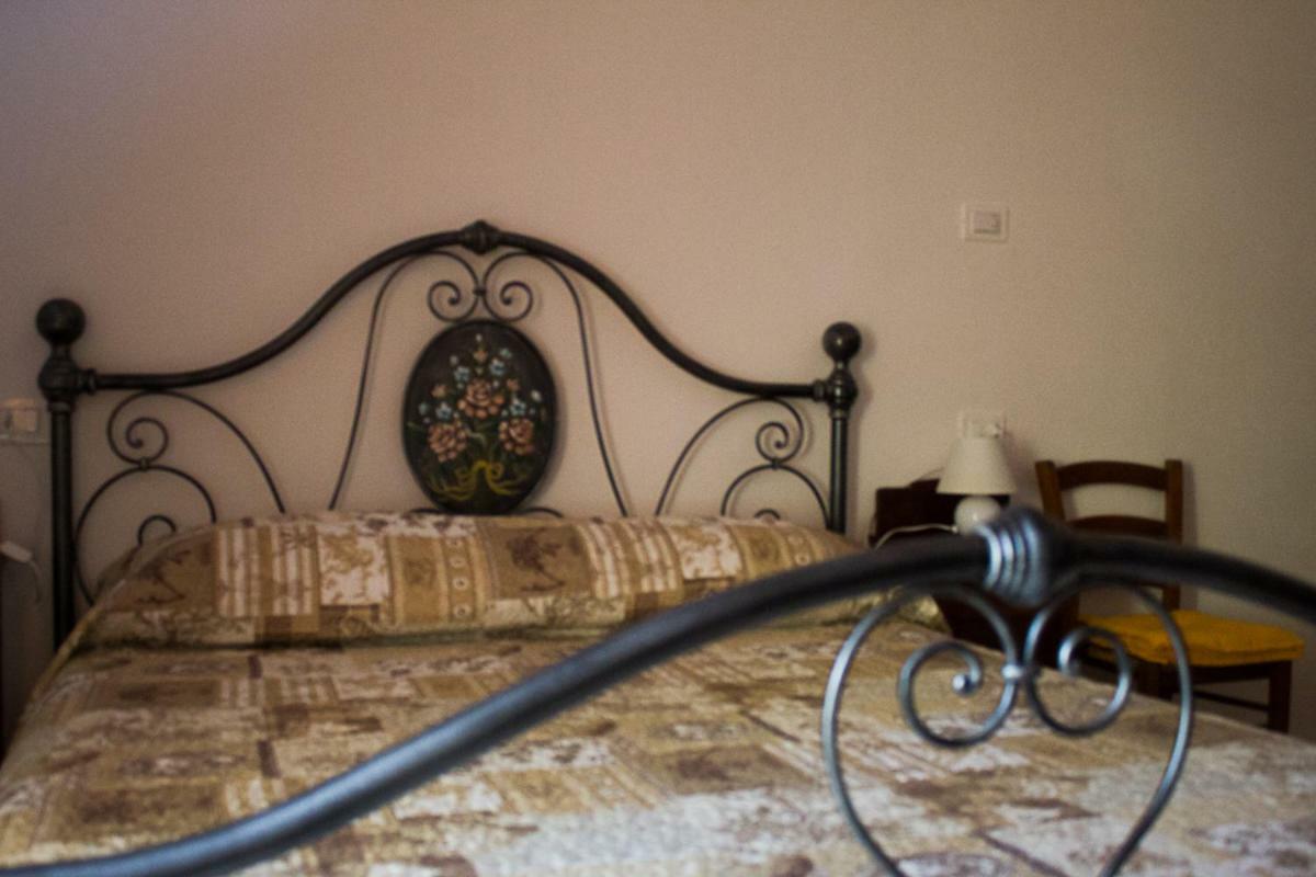 Agriturismo La Ca Veja Monforte dʼAlba المظهر الخارجي الصورة