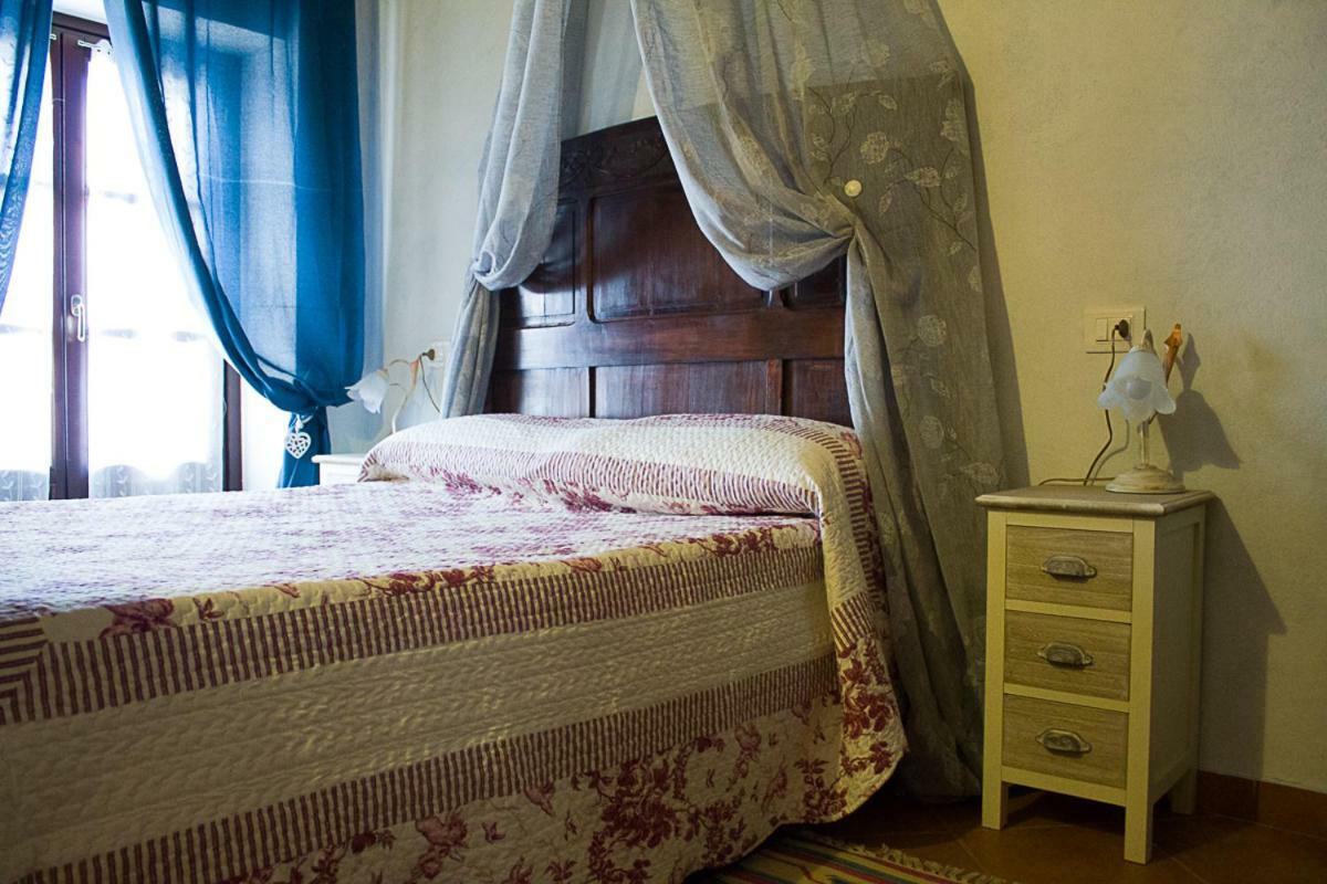 Agriturismo La Ca Veja Monforte dʼAlba المظهر الخارجي الصورة